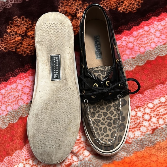 Womans 9 cheetah Top-Sider sperrys - Picture 2 of 2